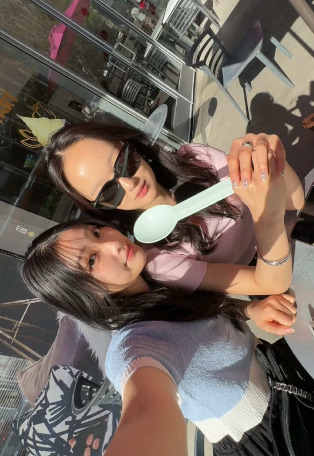 journey to get the giant spoon 🥄  @Yogurtland @sung 썽이🤍 