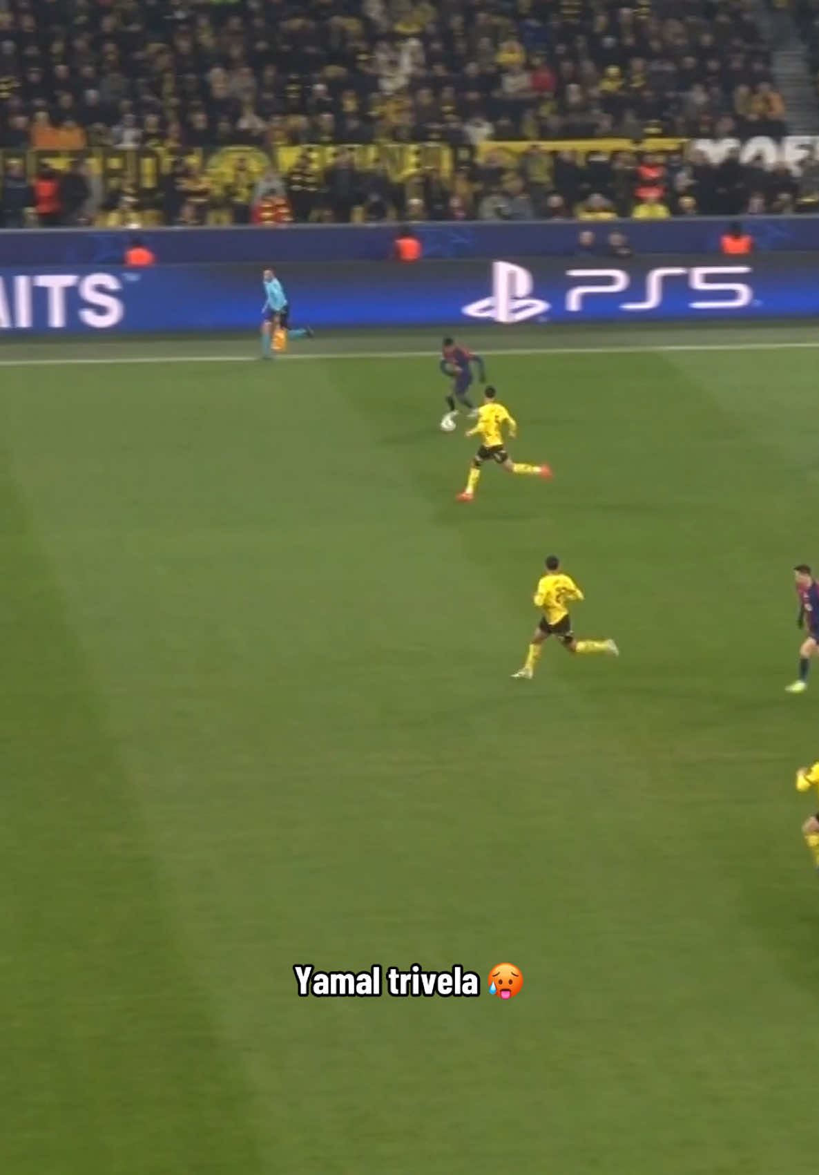 Yamal trivela pass 😮‍💨 #UCL #DortmundvsBarcelona 