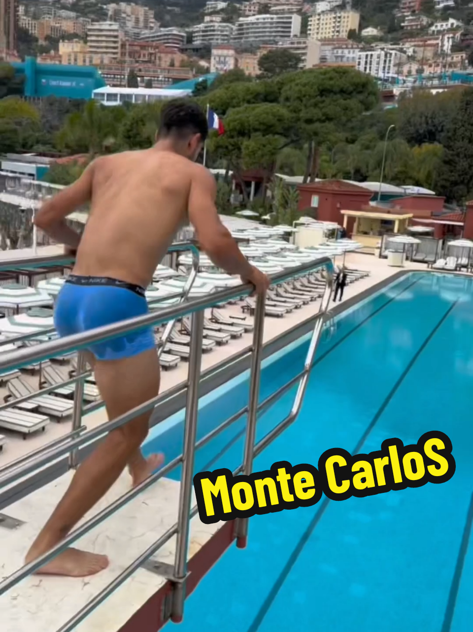 Alcaraz celebrates his Monte-Carlo win. New tradition at the MC Masters. #alcaraz #carlosalcaraz #deportesentiktok #sportsontiktok #tennistiktok Monte-CarloSBM