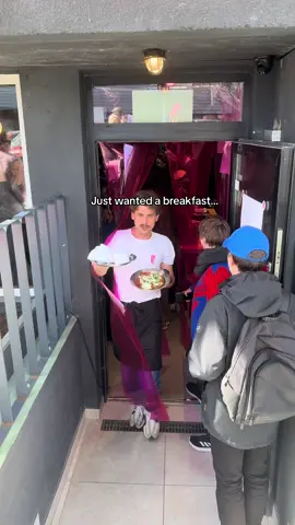 Dance, sip, repeat. 🔁 Save the date - następne morning disco 26.04!  #coffeeparty #partywroclaw #morningparty #rosawroclaw 