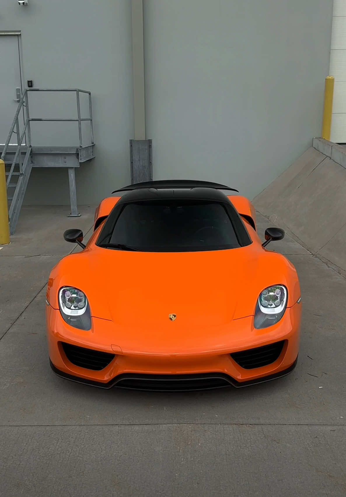 Porsche 918 Spyder 😏🍊 | #porsche #918 #supercars #hypercars #carsoftiktok #cartok #carhub #fyp 