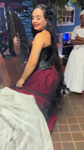 Maria Padilha rainha das 7 encruzilhadas 🔱📿💃🏻❤️‍🔥⛓️ #mariapadilha #sextafeirasanta  #quimbanda 