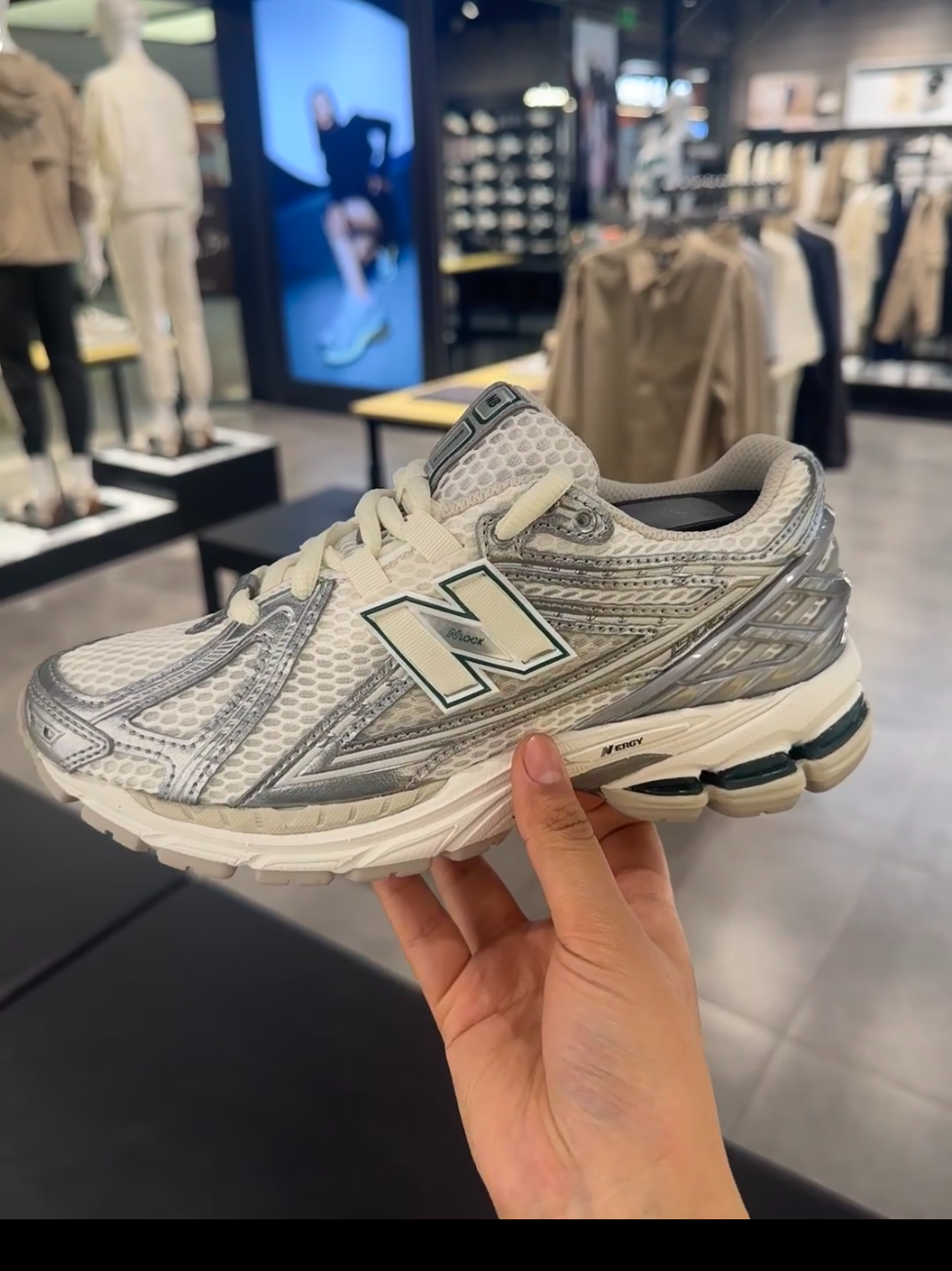 New Balance 1906R Silver Metallic Sea Salt #newbalance1906r #newbalance #foryoupage 