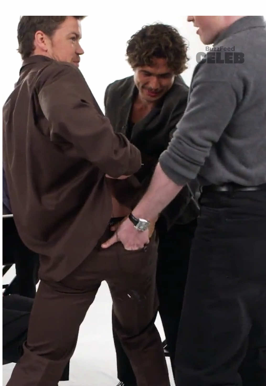 the Warfare cast can put their hands in our pockets...with consent, of course 😏✋ Cast Wars is out now on BuzzFeed Celeb! #Warfare #KitConnor #JosephQuinn #WillPoulter #CharlesMelton #CastWars 