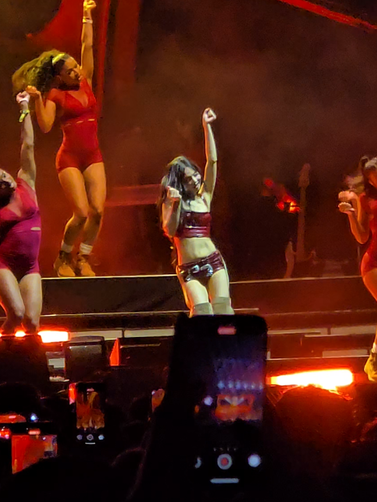 Jennie performs 