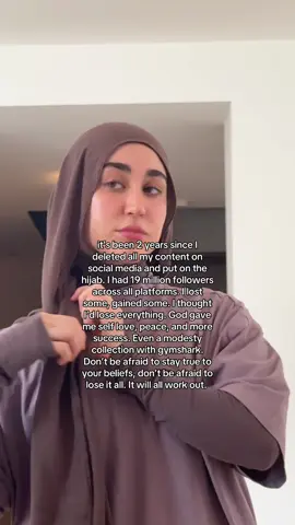 2 years of wearing the hijab 🤍  Thank God I work with amazing brands that truly supported my decision. @Gymshark being one of them, we launched a modesty collection together - for those that didn’t get it, it’ll be on sale April 18th at 4am est. save the date so you can get all your training essentials 🤍 up to 50% off + an extra 10% off with code LEANA10. Thank you for everyone who has supported me through my journey, couldn’t do it without you. #ad 