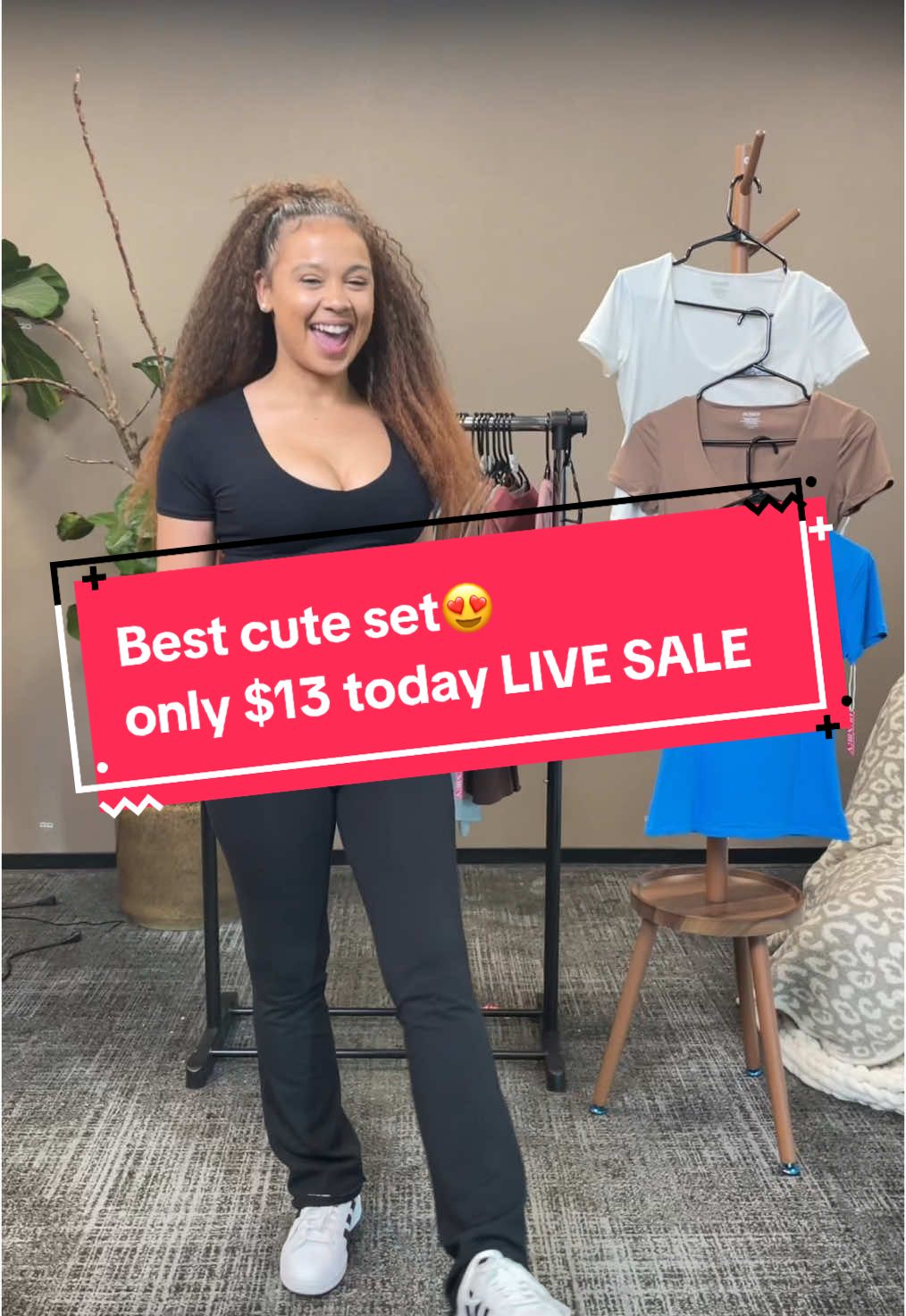 Best cute set from PUMIEY😍LIVE SALE NOW🔥🔥🔥#pumiey #fashion #yogagirl #pilateslovers #snatchedbaddie #vnecktshirt 