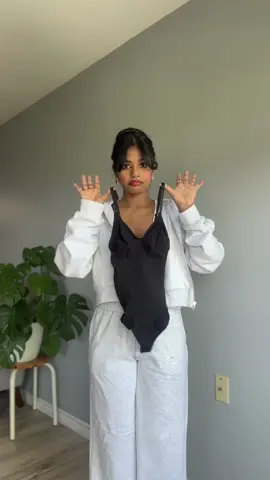 T’as déjà porté un body qui te fait te sentir inarrêtable ? Maintenant, oui. 💅 beautybodyparis.com #GlowUp #bodysculptant #bodysuit #body #bodygainant #bodyamincissant #silhouetteparfaite #confidenceboost #minimalstyle #frenchbrand #womenswear #viralbody #skimsvibes #luxurywear 