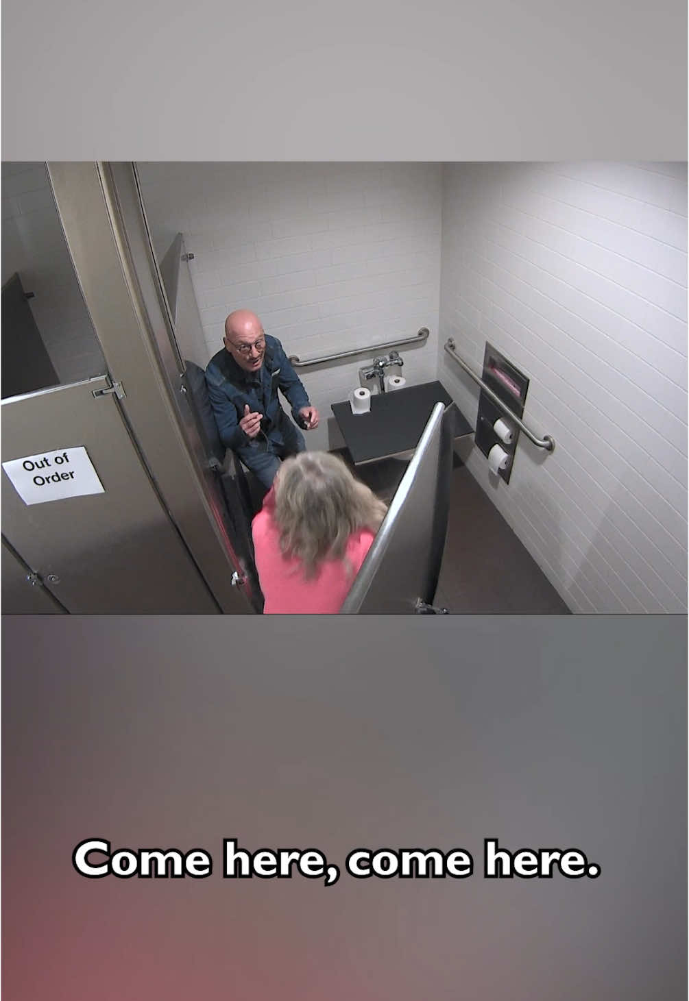 Bathroom scares with @Howie Mandel 