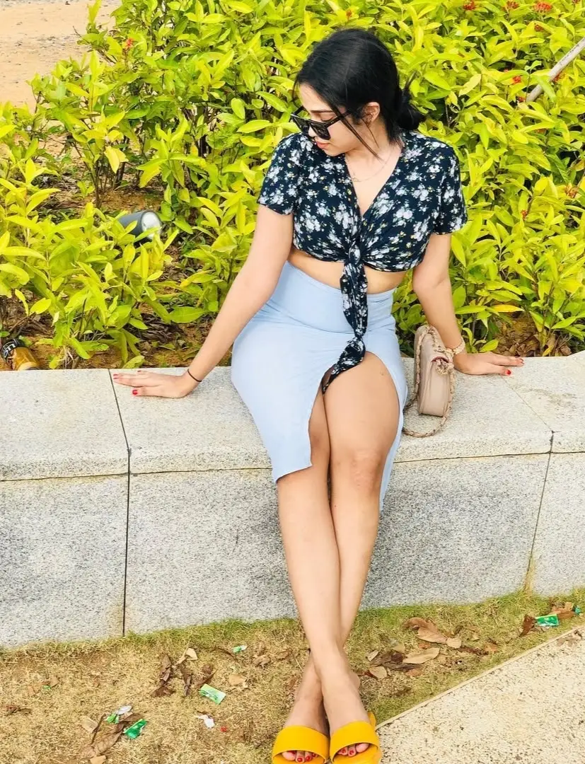 #OOTD #StyleVibes #ChicAndConfident #SummerMood #StreetStyle #travelsrilanka🇱🇰 #foryoupageofficiall #photography #sl #travel #fpyシ #srilankan_tik_tok🇱🇰 #tiktoksrilanka🇱🇰 #foryoupage #girlmoon_w #beauty #colombo @Pinidi🇱🇰 