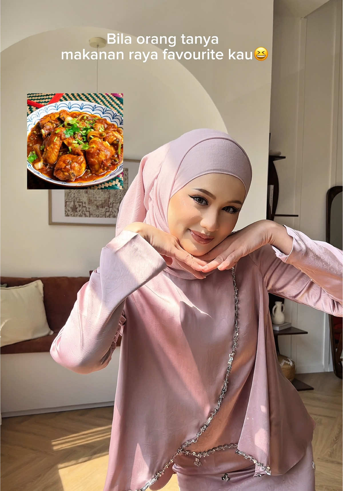 Okay kalau saya suka lemang!! Kalau korang suka apa cuba comment sikit😆 Weween in Lionora Dusty Pink size S #fypシ゚ #shawlpublika #bajuraya #slaysaraya2025 