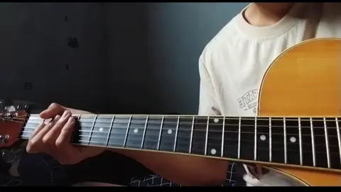 kasih putih - Glenn Fredly #kasihputih #glennfredly #guitartok #fingerstyle #fingerstyleguitar #fypage #fyp 