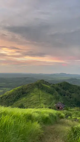 bukit birah pelaihari 🍃 #birah #gunungbirahpelaihari #pelaiharibungas #tanahlaut #sunset #abaoutyou 