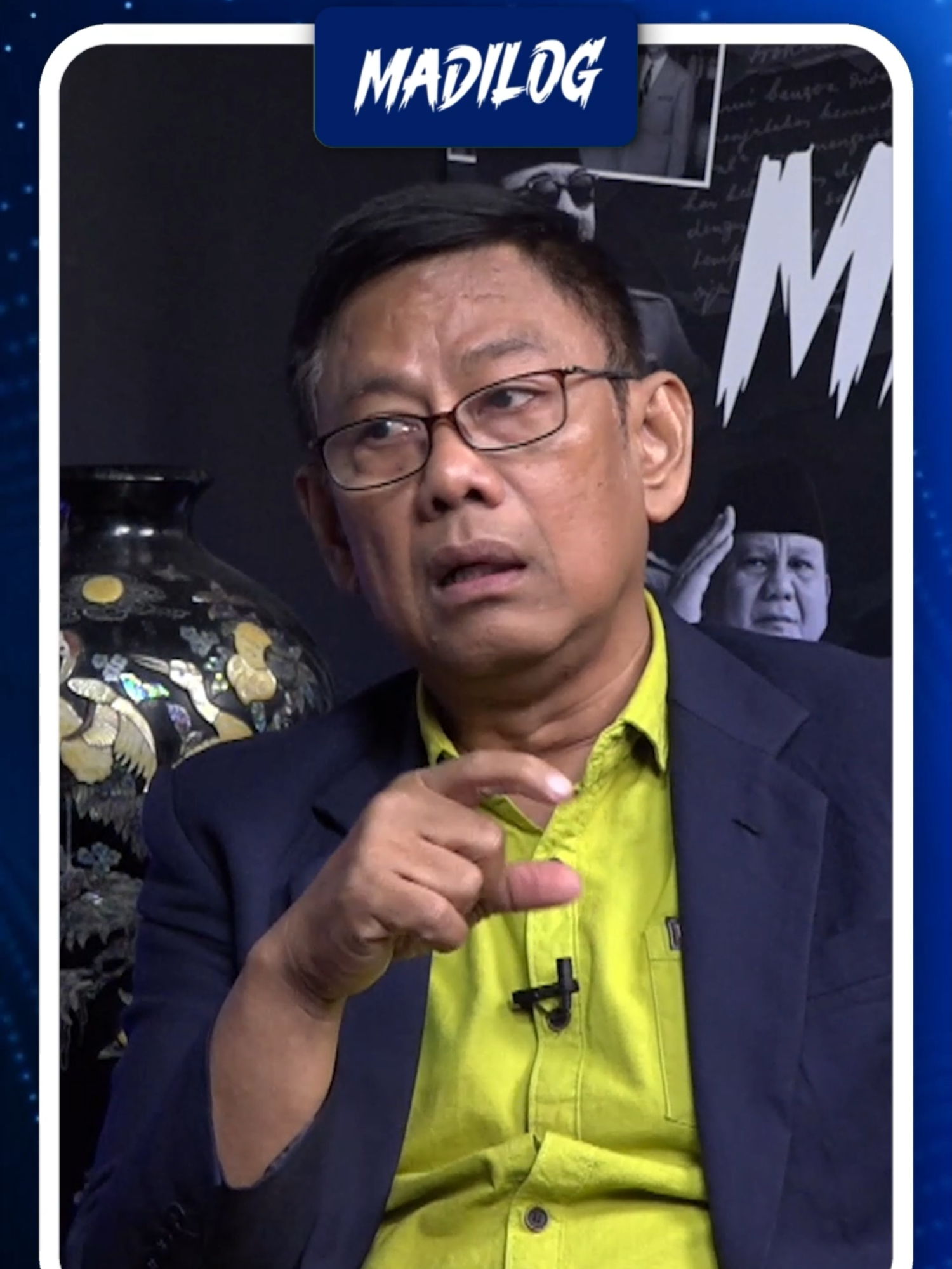 SELAMAT GINTING: UGM JOKOWI BUKAN LAGI PRESIDEN Ratusan orang yang tergabung dalam Tim Pembela Ulama dan Aktivis (TPUA) menggeruduk Fakultas Kehutanan Universitas Gadjah Mada (UGM), Yogyakarta, Selasa, 15/4/2025.  Roy Suryo, Dokter Tifa, Rismon Sianipar, serta Syukri Fadholi turut serta dalam aksi tersebut. Mereka menuntut UGM jujur soal ada atau tidaknya ijazah mantan Presiden Joko Widodo (Jokowi). Apa benar dugaan bahwa ijazah Jokowi palsu? Apa sebenarnya dampak jika presiden menggunakan ijazah palsu? Apa saja konsekuensinya secara hukum dan politik? Podcast Madilog Forum Keadilan berikut ini menjawab pertanyaan-pertanyaan tersebut secara mendalam bersama narasumber terpercaya.* Host: Indra J Piliang - Sejarawan Narasumber: Selamat Ginting - Analis Politik & Militer Universitas Nasional #ijazahjokowi #ugm #jokowi #selamatginting #royseryo #doktertifa #tpua #madilogpodcast #forumkeadilan #politikindonesia #kontroversijokowi #ijazahpalsu #analispolitik #indrapiliang