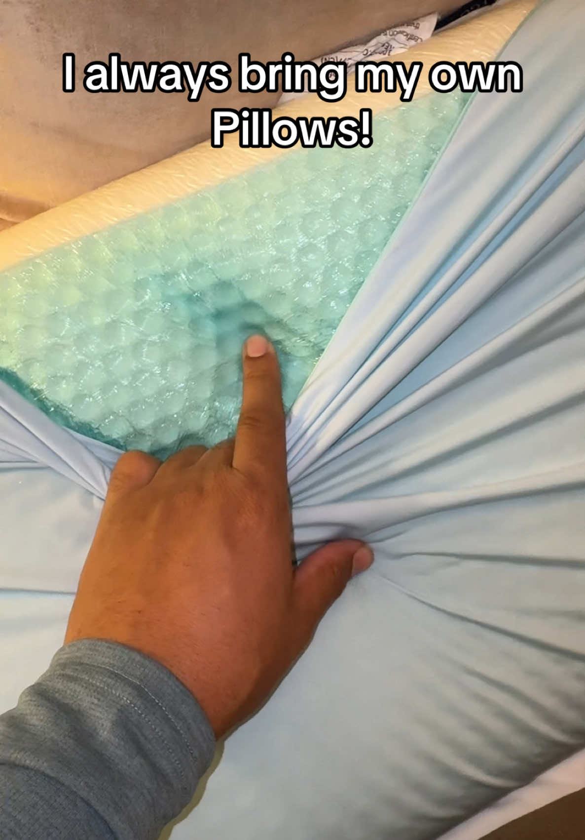 No more flipping the pillows over🙌🏾🙌🏾 #tiktokshop #tiktokshopaffiliate #tiktokshopping #treasurefinds #falldealsforyou #giftguide #ttsfashionfam #springfashionfest #TTfest #tiktokshopspringglowup #springtok #pillow #cool #coolsideofthepillow #pillows #memoryfoam #memoryfoampillow #bedding #bed #bedroom #coolpillow #coolinggel #coolinggelmemorypillow #egohome #sleep #egohomepillow 