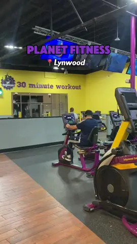 I had to wait loll, but overall not terrible  #planetfitness #lynwood #gym #gymgirl #gymlatina 