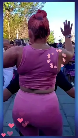 La Chica Beatriz Murillo #sansalvador🇸🇻 #virales2025 #fiesta #elsalvador🇸🇻 #elsalvador #elsalvador #fipシviral #pikaditos #foryoupage #foryoupage Pikadito es una persona versátil y polifacética. Pikadito presente en todas las redes sociales en particular tiktok, facebook, instagram, aunque su nombre oficial es Francisco Picado. Pikadito mueve en distintos ambientes de El Salvador, ha vivido en diferentes países, con frecuencia se le ve compartiendo con todo tipo de personas o analizando la realidad  desde distintos ángulos, tratando de ser imparcial. Pikadito es muy querido y aceptado en ambientes populares, él mismo asevera que no está en las redes por su belleza sino porque ama compartir la vida. Pikadito un personaje popular, comunicador social, sensible a lo humano,  con incidencia en todas la redes sociales,  es además un Youtuber   que después de recorrer Centroamérica se quedó a vivir en El Salvador. Como creador de contenido mezcla el vlogs tradicional y bailes cumbias de tiktok. Además da prioridad a los ambientes populares anunciando negocios de manera gratuita y  mueve en distintos ambientes populares, calles. 