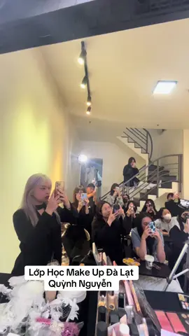 Lớp Học Trang Điểm Đà Lạt #QuynhNguyenAcademy #xuhuong #xuhuongtiktok #trending 