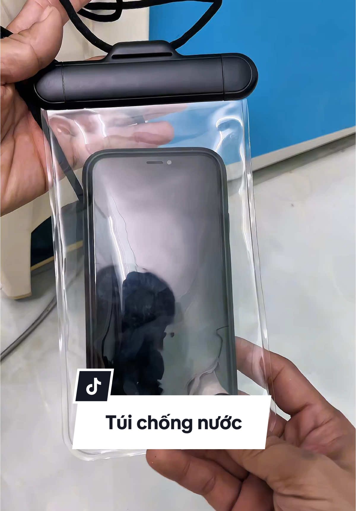 Túi chống nước cho điện thoại tiện dụng. #tuichongnuoc #tuidungdienthoaichongnuoc 