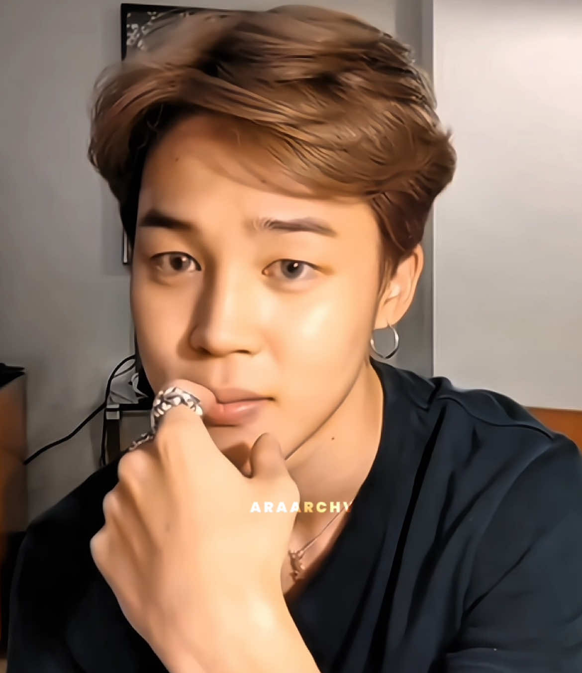thanks for the 10 seconds of eye contact, my soul’s still blushing #jimin 