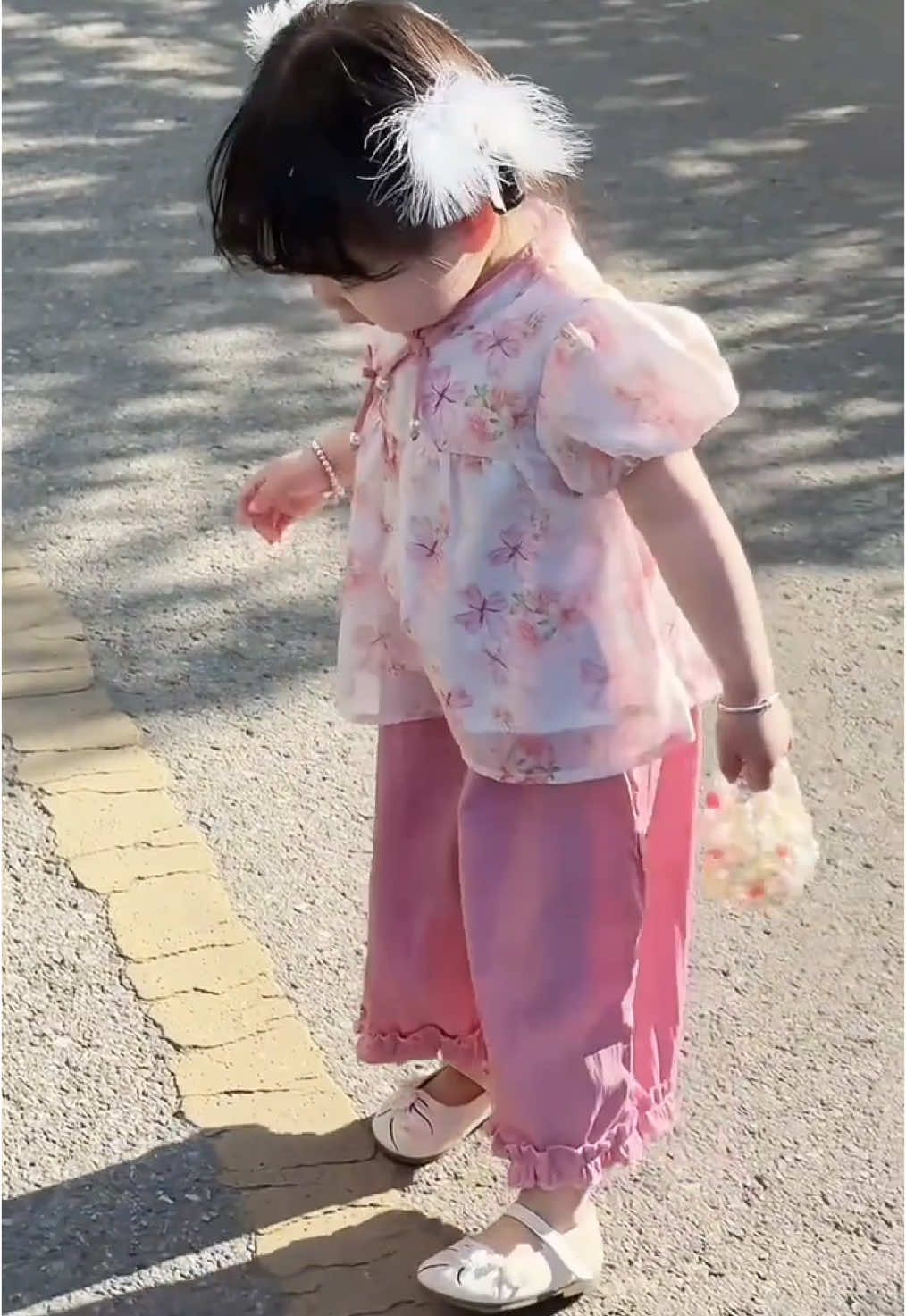 #thờitrangtrẻem #quầnáotrẻem #mebe #kids #doxinhbegai 