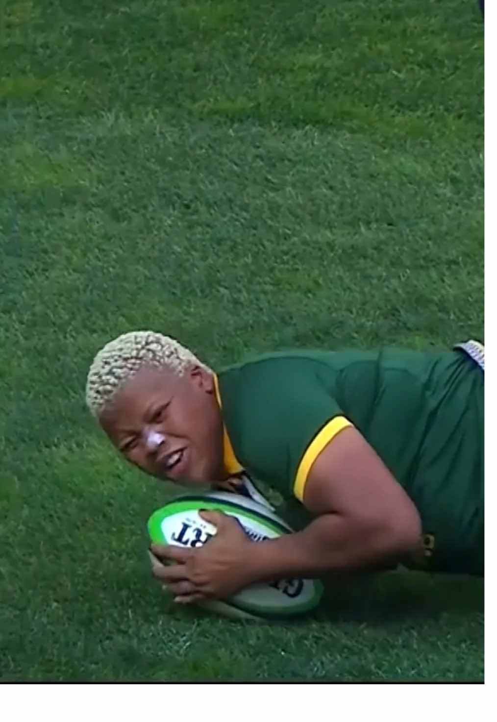 Aseza Hele on the rampage 💪 Last time the Springbok Women played Spain, she was colossal 👏 They meet again on Saturday at 5PM | LIVE on SuperSport 📺