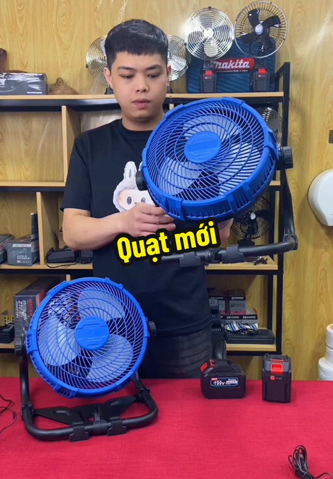 Mẫu quạt to chạy chán pin phổ thông #quattichdien #quạt #quattichdiendoimoi #xuhuong 