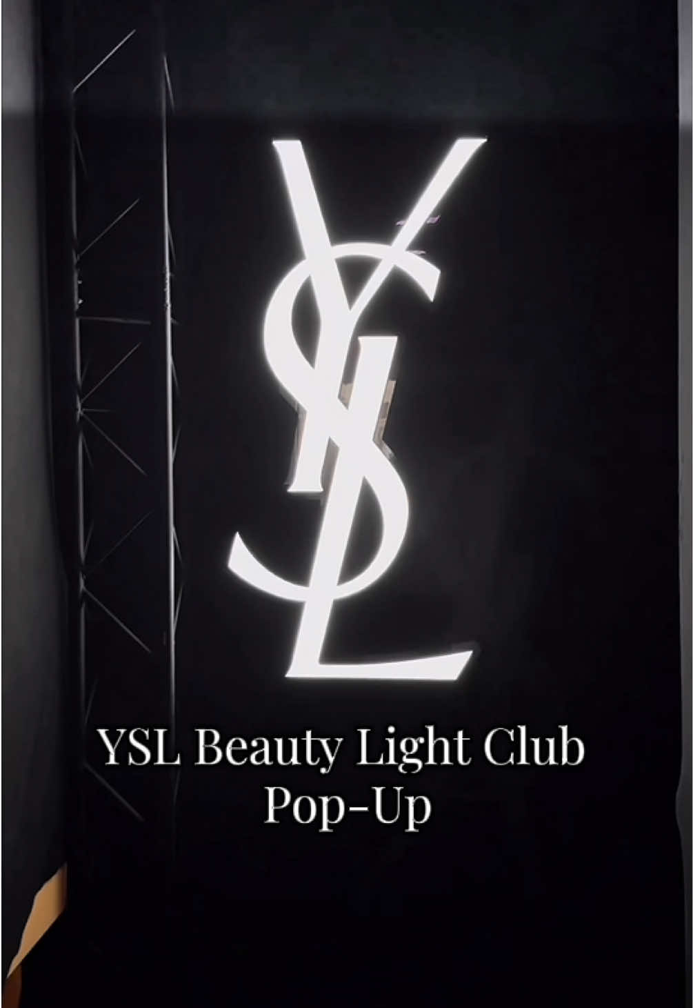 Pop-Up Alert: YSL Beauty Light Club is here @YSL Beauty  Make-up touch-ups, DJ, geurige dansvloer, lipbar & surprise moments 17–19 april | Groenburgwal 44, Amsterdam Gratis toegang – don’t miss the vibe #yslbeauty #lightclub @@droog #AmsterdamPopUp #GlowUp #FreeEntry #GenZBeautyysl #makeup #amsterdam #dualipa #samvisser #beauty 