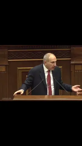 Paşinyanın parlamentdəki emosional çıxışı gündəm oldu Ermənistanın baş naziri Nikol Paşinyan Milli Assambleyada çıxışı zamanı sözün əsl mənasında əsəbdən silkələnməyə başlayıb. Müvafiq video tez bir zamanda müxtəlif 