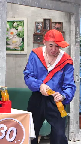 ดวลเปิดขวดพิชิตใจ โม🔮 ติดตามความขลังปนขำได้ที่ #โอมเพี้ยงอาจารย์คง ทุกวันเสาร์ เวลา 12.00 น. ทางช่องเวิร์คพอยท์ 23 #workpoint #WorkPoint23 #ซิตคอมเวิร์คพอยท์