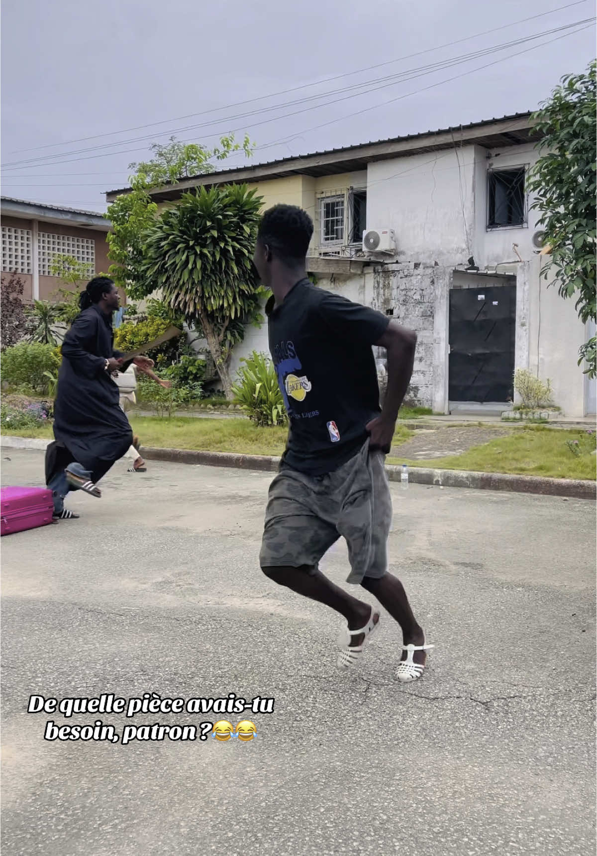 De quelle pièce avais-tu besoin, patron ? 😂😂😂😂😂 #burkinafaso🇧🇫 #abidjan225🇨🇮 #viralvideos #bouake225🇨🇮 #viral_video #viral_video #usa🇺🇸tiktok #bouake225🇨🇮 