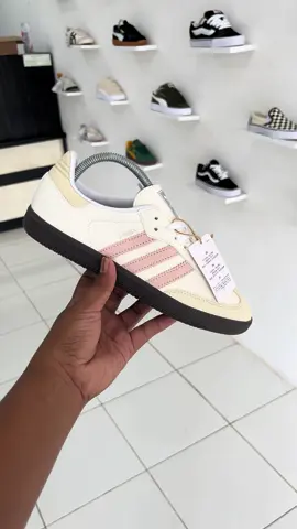 #fyp #beranda #casualoutfits #sneakers #adidascasual #casual 