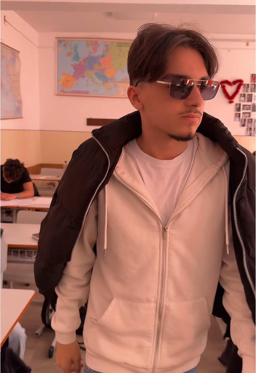 ie un accent acolo 💪🏿❗️❗️❗️❗️🥶😨 #fyp #fyyyyyy #fyppoooooppppppppppppppp #liceu #eminescu #stiintesociale #mafiot #intervale 