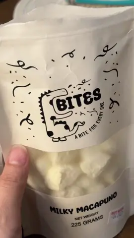 Kahapon lang dumating to pero ubos ko na yung isang pack 😄😋 kaya naman pala trending to. Masarap. Sakto lang yung tamis! Oorder pa ko ulit #milkymacapuno #fyp #foryou 