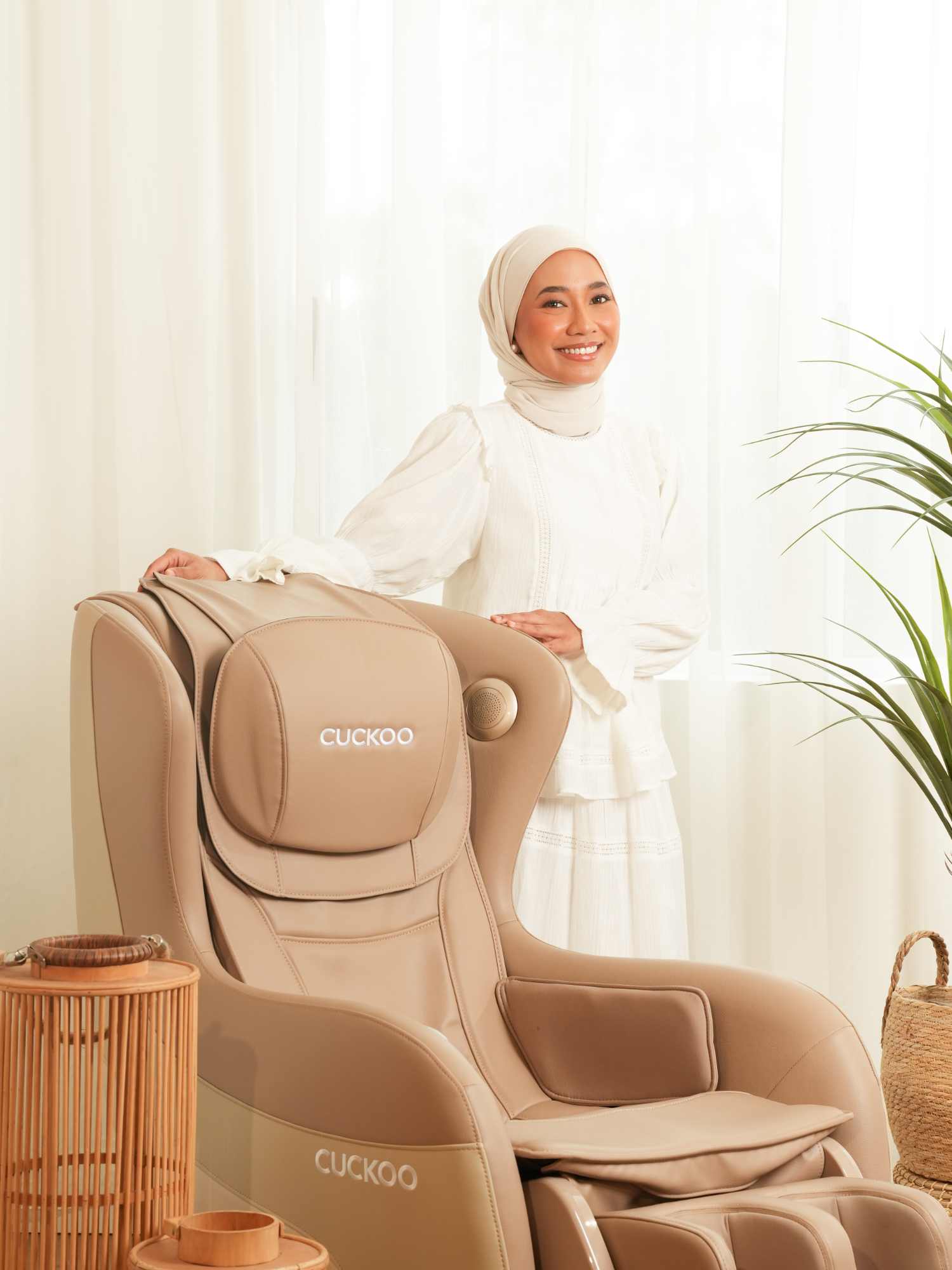 Relax your way, every day ✨ Even Supermums deserve a break! The CUCKOO BESPOKE Massage Lounger offers personalised comfort, easing muscle fatigue and melting away stress—so you can unwind, refresh, and feel like  Supermum again✨ Unlock a new level of relaxation at CUCKOO's official website! #massagelounger #HealthyHomeCreators #SAMASAMAHealthier