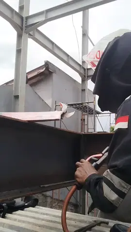 kudu sempal swiwin ku 🗿#kuli #tukanglas #welder #welderindonesia🇮🇩 #mentahanvideo #fyp 