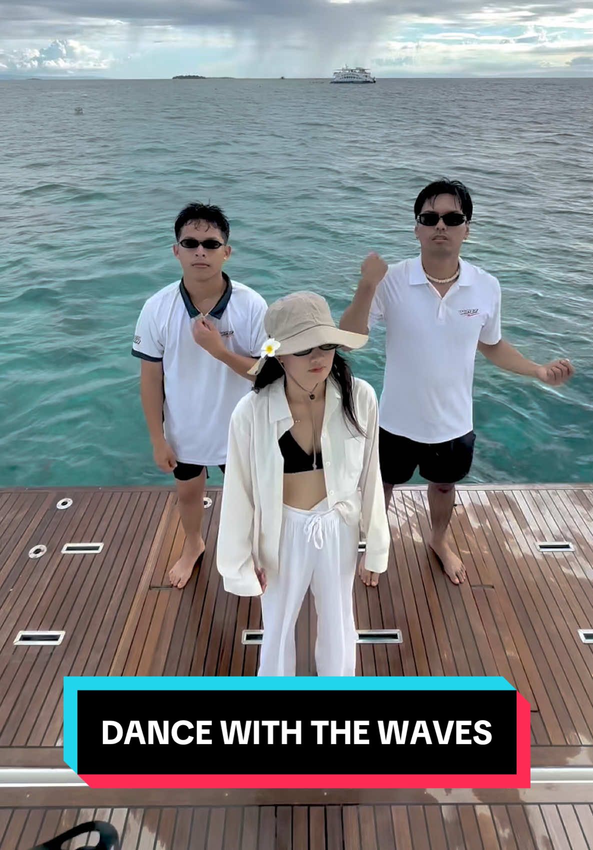 Dancing on waves, where the sea is the stage and the sun sets the mood. 🌅💃 #fyp #foryou #foryoupage #dancechallenge #trendingtiktok #summervibes #winzir 