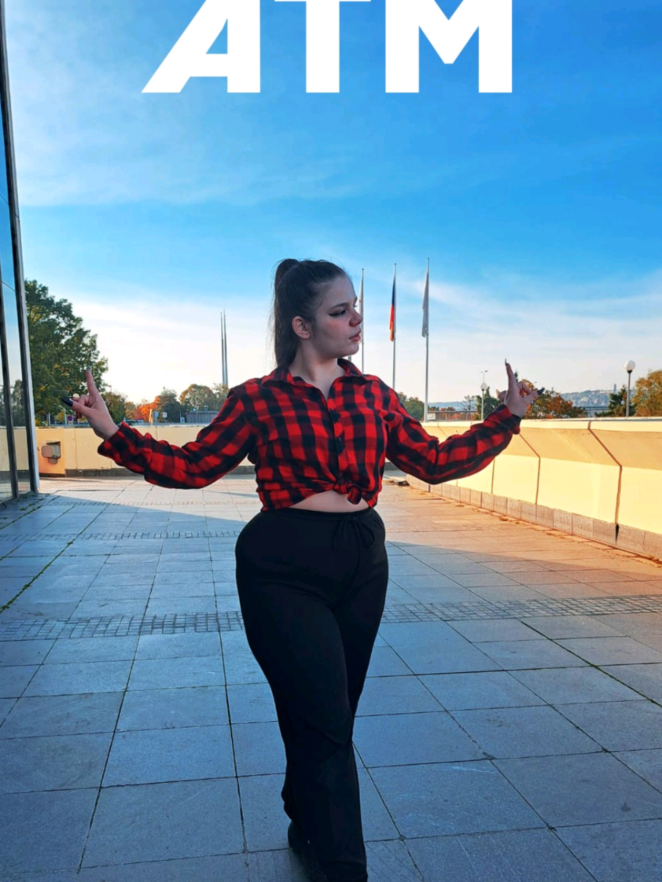 ATM mini-cover by our very own @Temi_KL from Sakuraz 🌸 Choreo by @1MILLION  Camera by @Marry 🌸 #roninz #sakuraz #dancer #dance #cover #public #1milion #atm #breerunway 