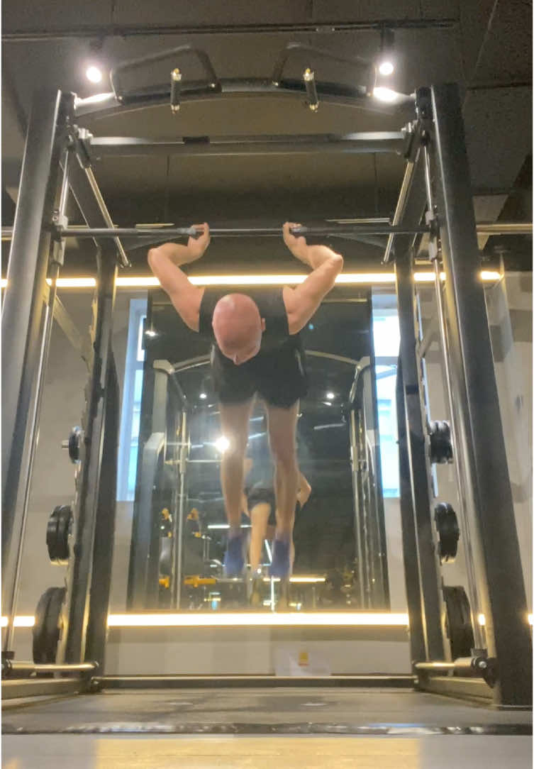 Small progress is better than nothing at all #creatorsearchinsights #calisthenics #gym #fitnessgoals #GymLife @z.glowin.gal 