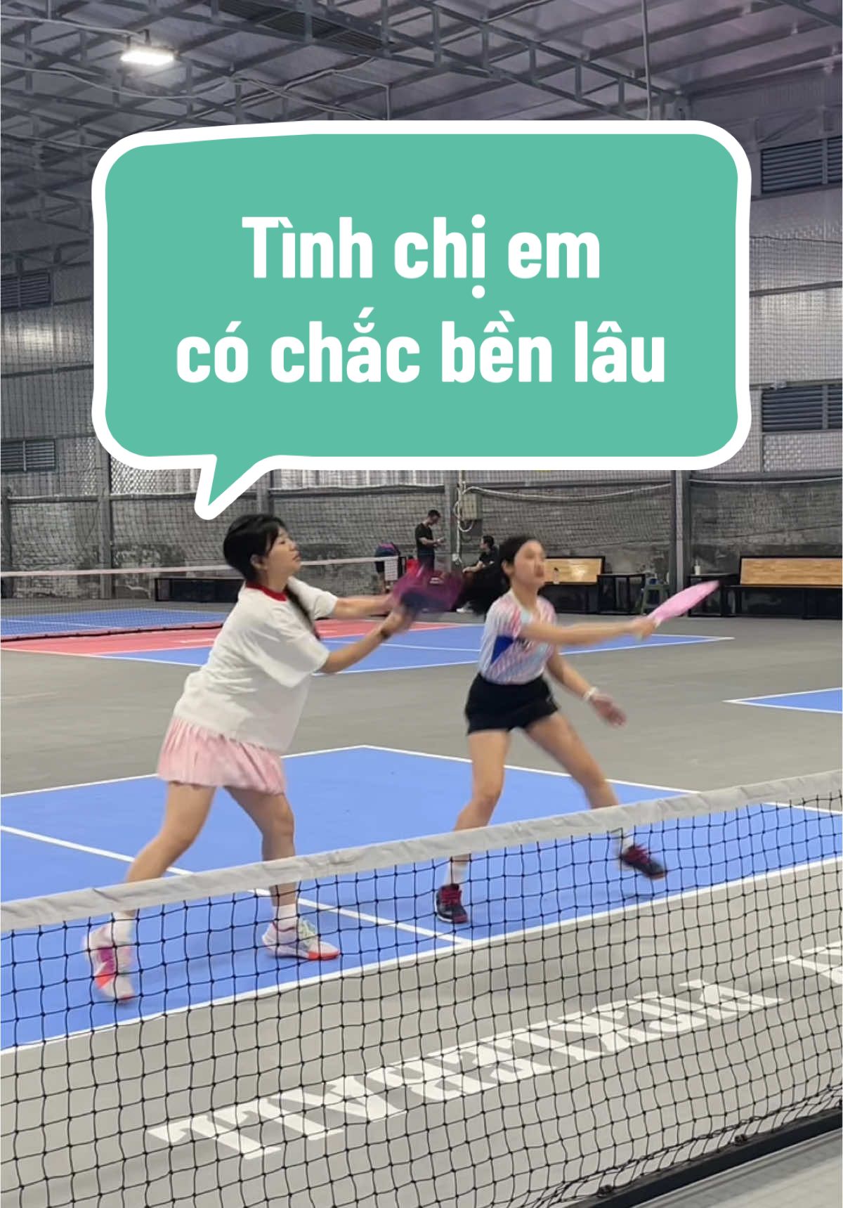 Hình ảnh 2 chị em chúng tôi tranh giành nhau 1 quả bóng #lylypickleball #pickleball #highlight #wikapickleball 