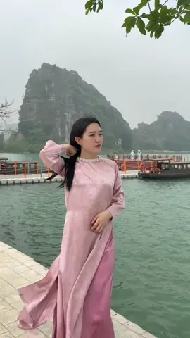 Ở đây có núi có sông #aodai#aodaivietnam#aodaicachtan 