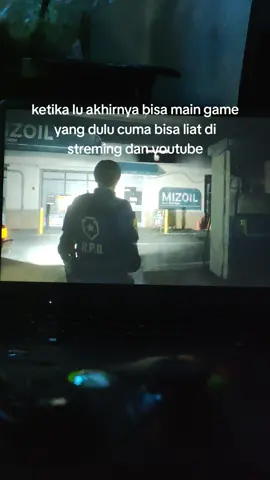 seperti anda menjadi Ironman😇 #fyp #fyppppppppppppppppppppppp #laptop #re2remake #residenteevil2remake #gaming #game #gamelaptop #axiooxjkt48 