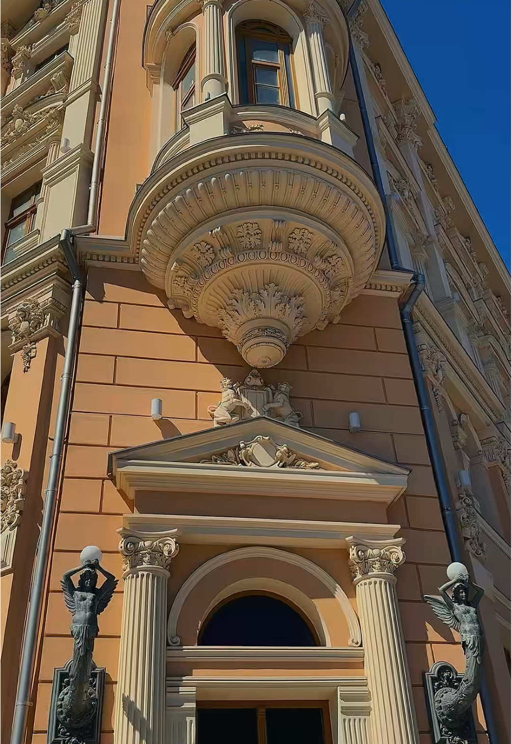 Одеса 🕊️ #одеса #україна #CapCut #fyp #odesa #streetphotography #StreetStyle #city #trendingvideo #тіктокукраїна #ukraine__top #travel #travelukraine #fypシ゚viral🖤tiktok #❤️❤️❤️ #💙💛 