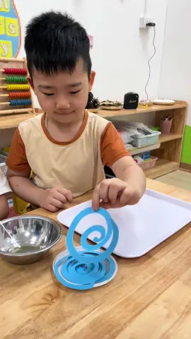 Thí nghiệm vui “lốc xoáy mini”  #thinghiem #khoahoc #steam #mamnon #coanh