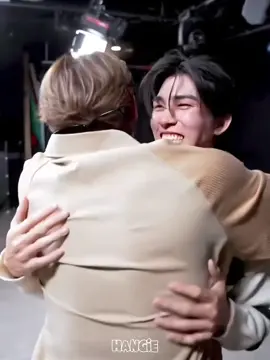 Love you lots, lemme bite you just a bit 😁 #smartboom #SmartChisanupong #Boomraweewit #smartcsnp #bxxm_rvw #topformtheseries  @Smart Chisanupong @bxxm_rvw 