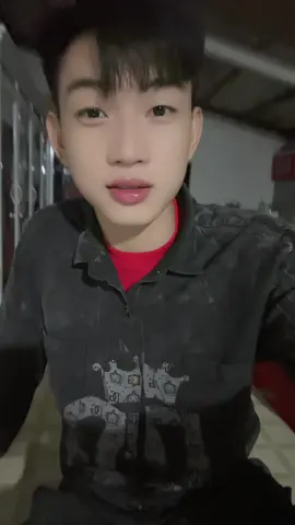 Anh rất ham chơi