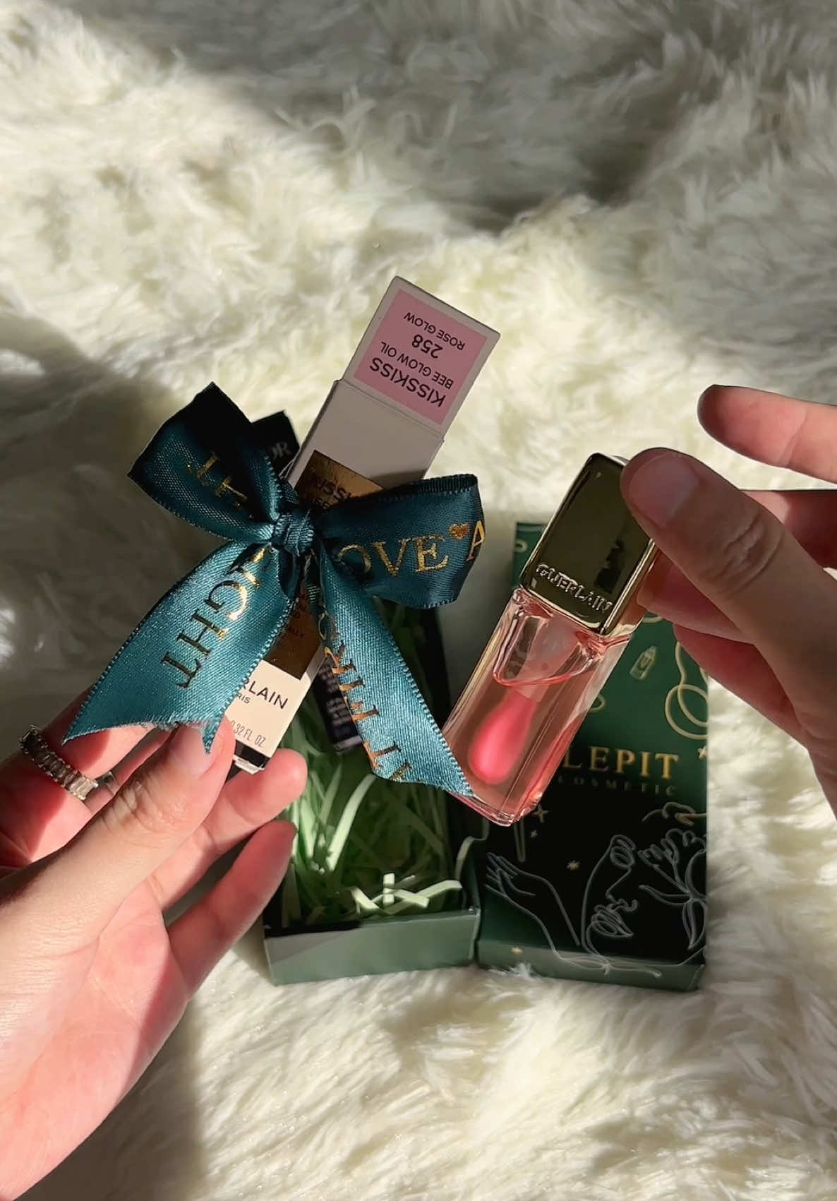 Unboxing trên nền nhạc capcut giật giật😇🤌🏻 #CapCut #fyp #review #viral #kbeauty #girls #lipgloss #lippies 