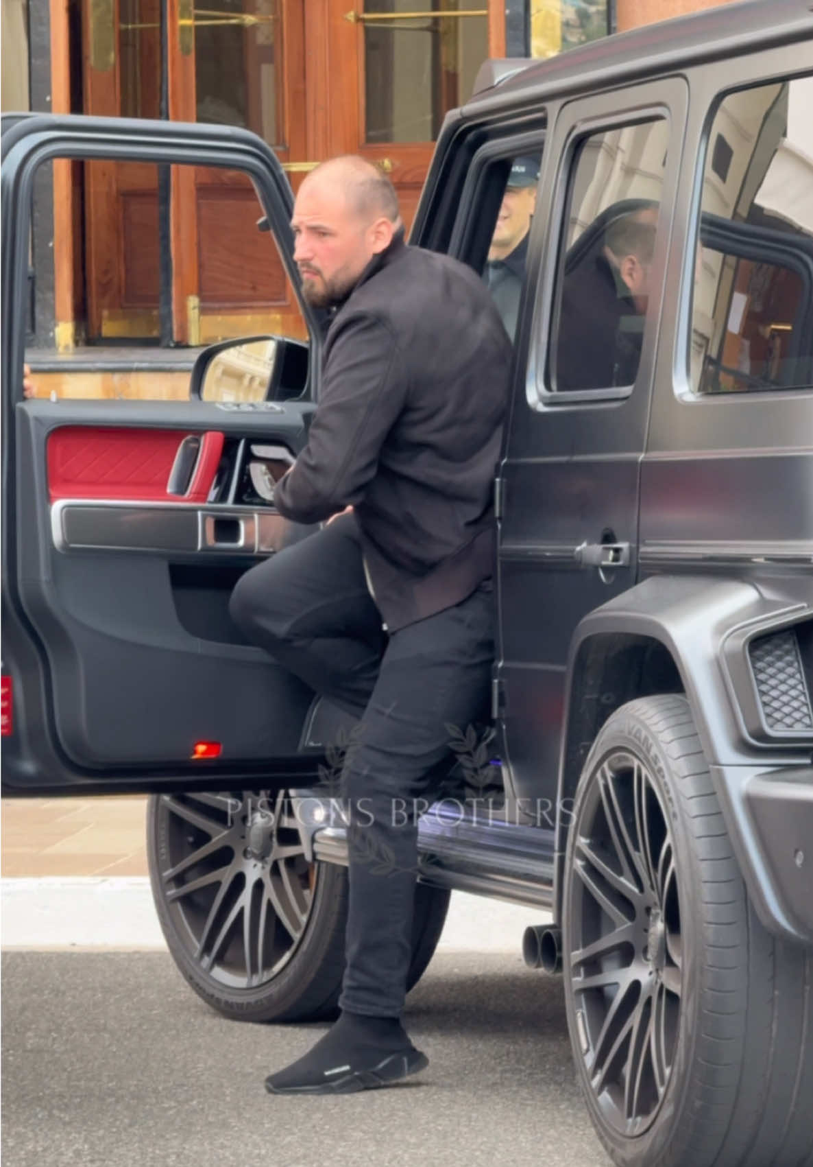 Mafia Boss Bodyguards arriving Hotel Paris 👊🏼 #monaco #billionaire #Lifestyle #luxury #girls 