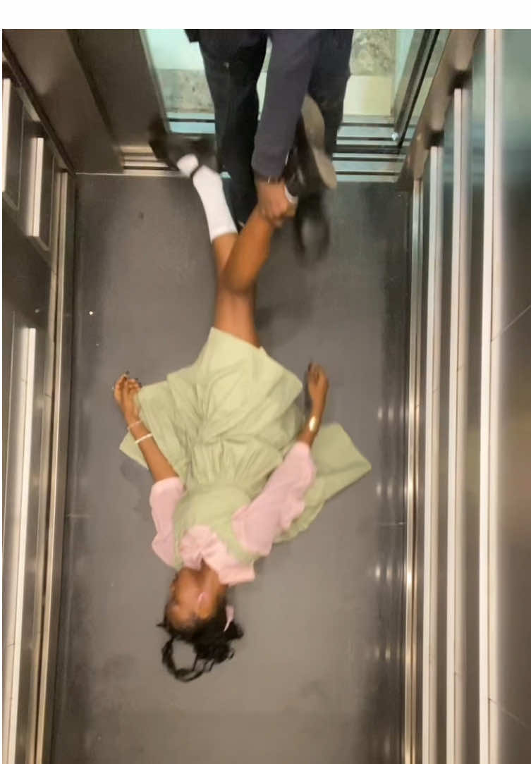 Mwah💋@🚩the HOT in psycHOTic👄 #trendingvideo #relatable #abuad #OOTD #viral #elevatorprank 