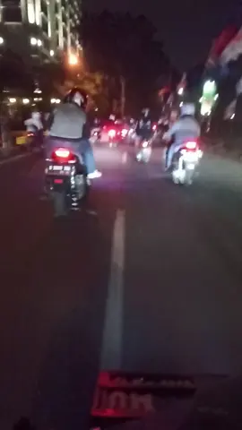 ikut trend ahhh😋 . *kejadian tahun kemarin* . #verra #vario110fi #varledbdgstyle #varledbandung #ngabersupi #gapahamkonsep #maticundercover #pasoepatiraceway #fyp 